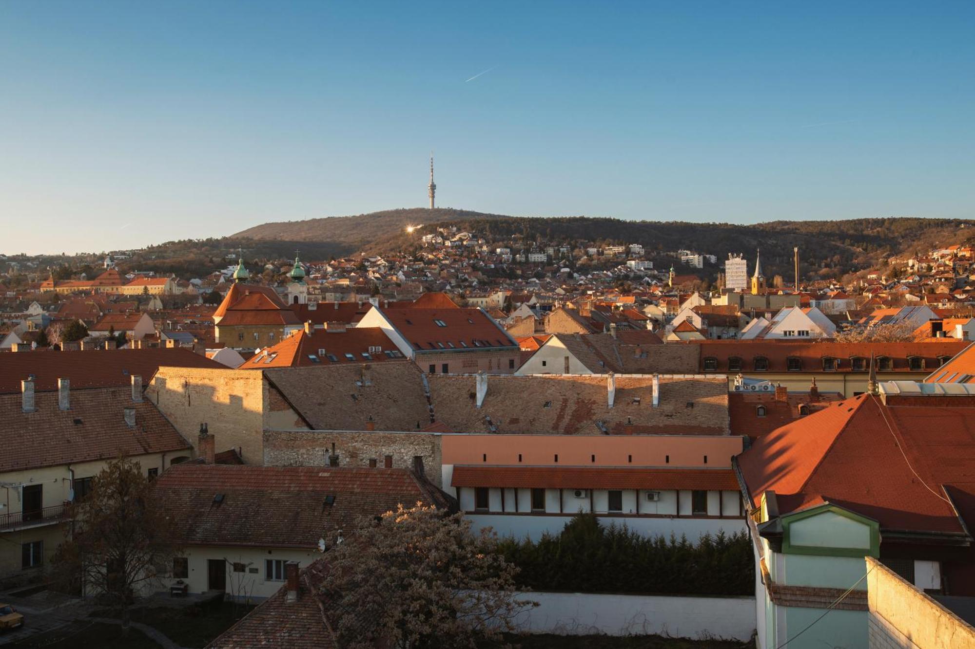 R73 Residences Pécs Eksteriør bilde